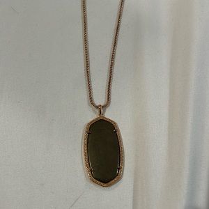 Kendra Scott rose gold pendant